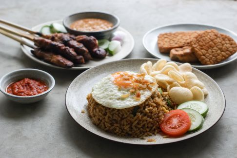 S’initier à la cuisine indonésienne : recettes incontournables et conseils pratiques