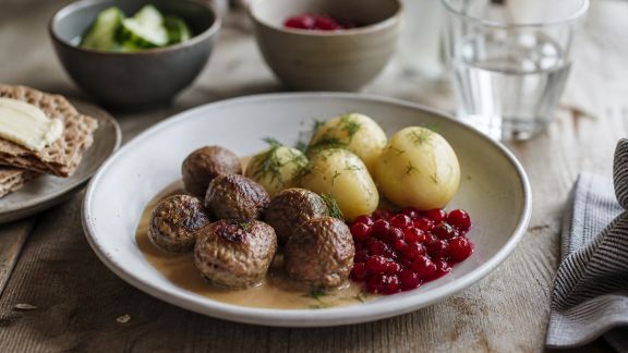 À la rencontre des saveurs suédoises : conseils pour un repas traditionnel facile