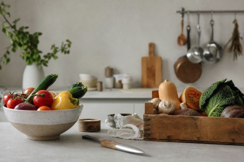 Gérer la transition entre les saisons pour adapter votre cuisine efficacement