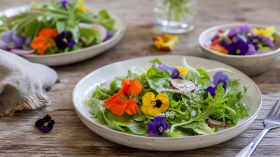 Associer les fleurs comestibles aux recettes du printemps et de l’été