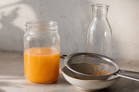 Techniques pour filtrer et clarifier vos boissons faites maison